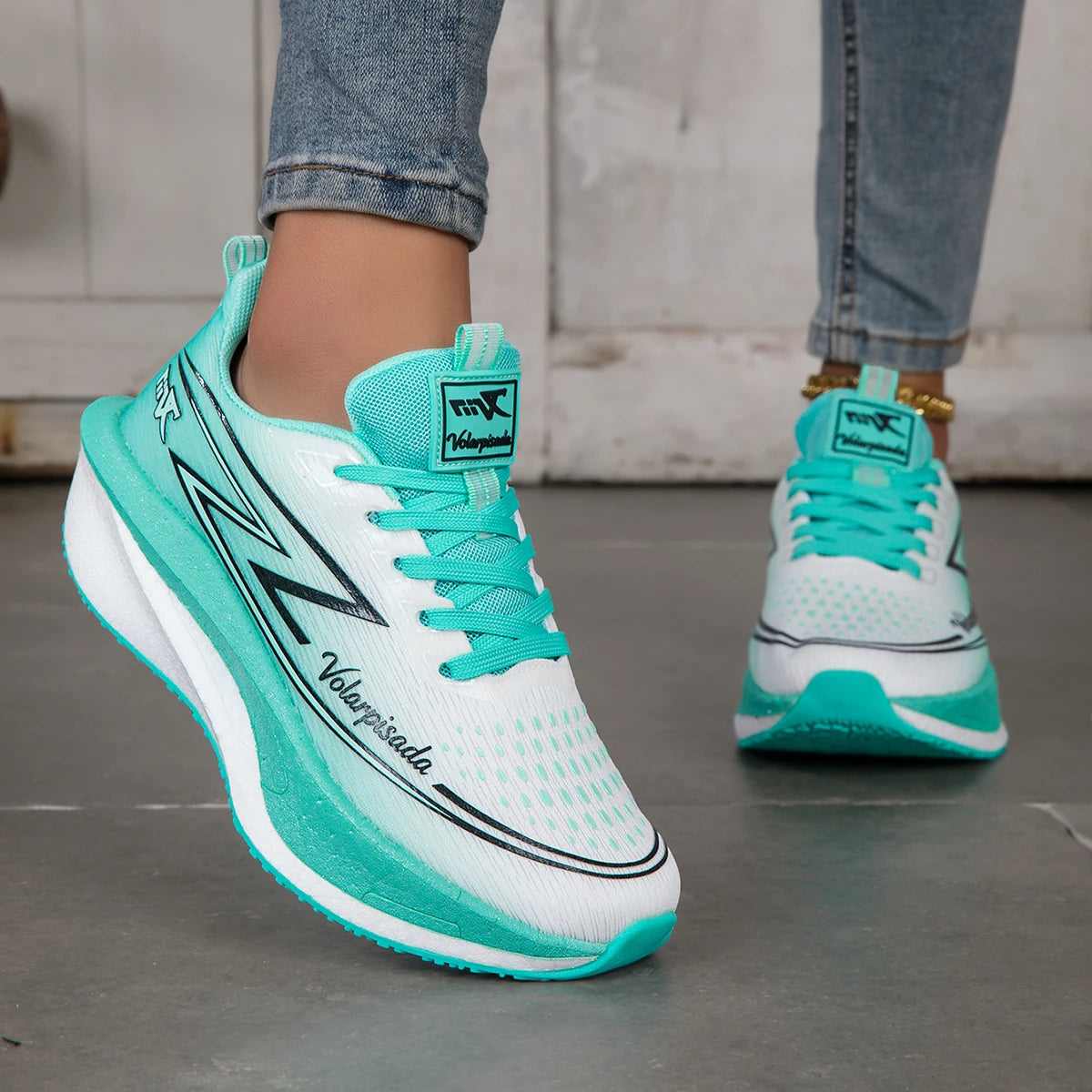 Breathable Mesh Running Sneakers With Cushioned Support And Grip