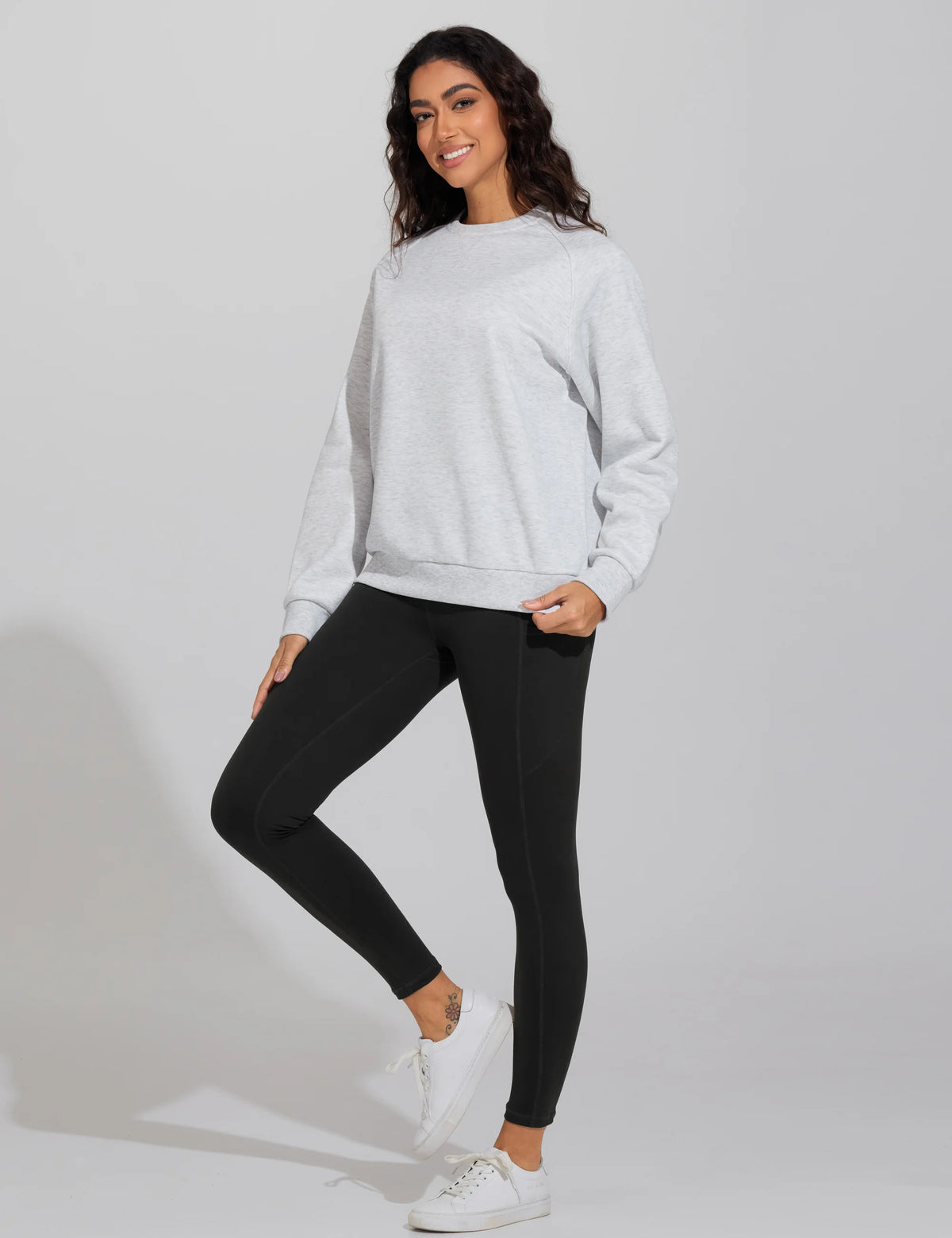 THE GYM PEOPLE Women's Long Sleeve Fleece Crewneck Sweatshirt