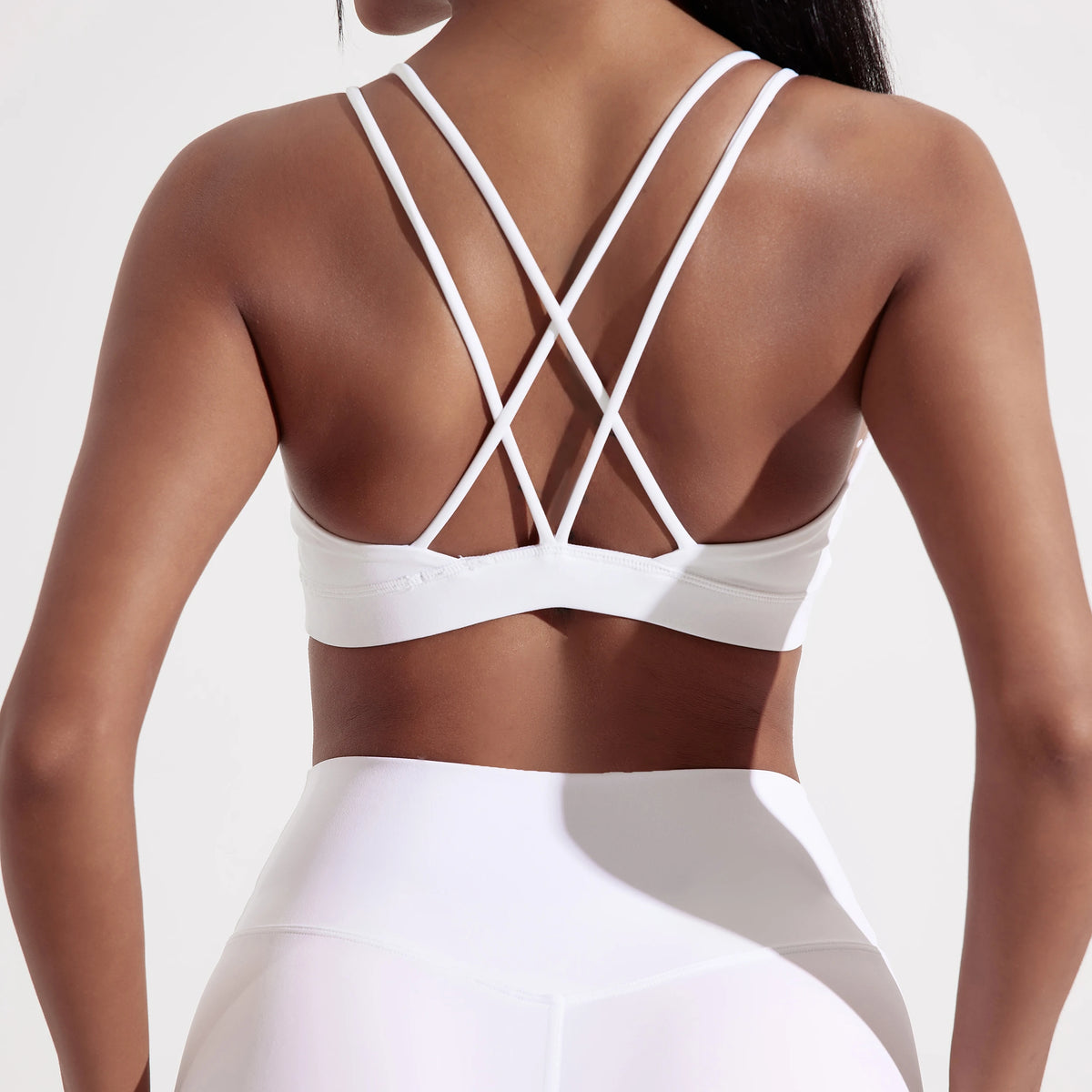 Women Breathable Cross Back Sports Bra For Gym Training