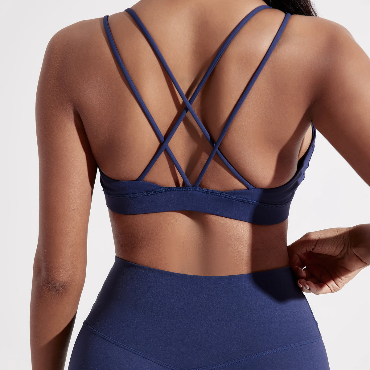Women Breathable Cross Back Sports Bra For Gym Training