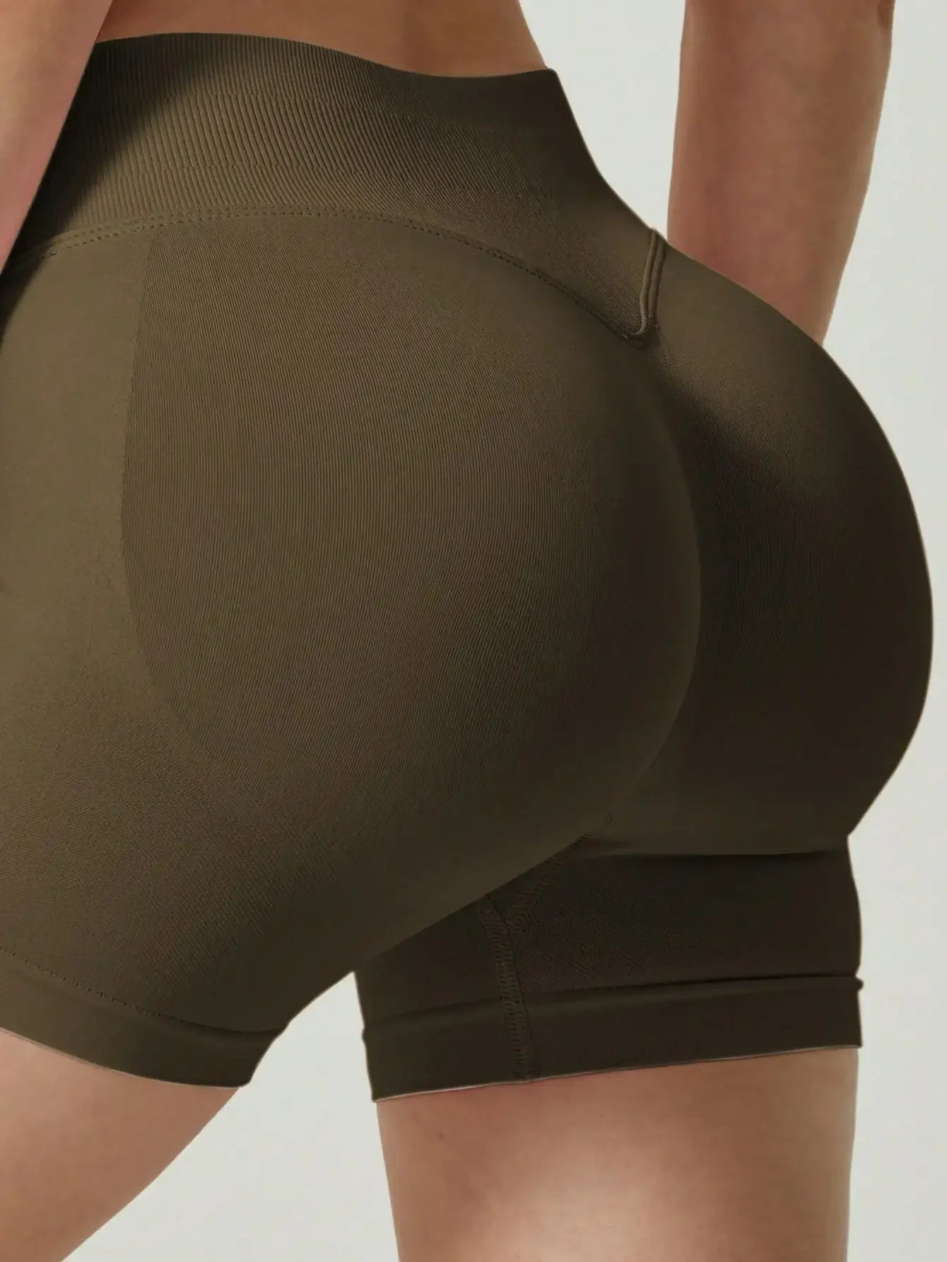 Women Seamless Butt Lifting Sports Shorts For Running And Gym