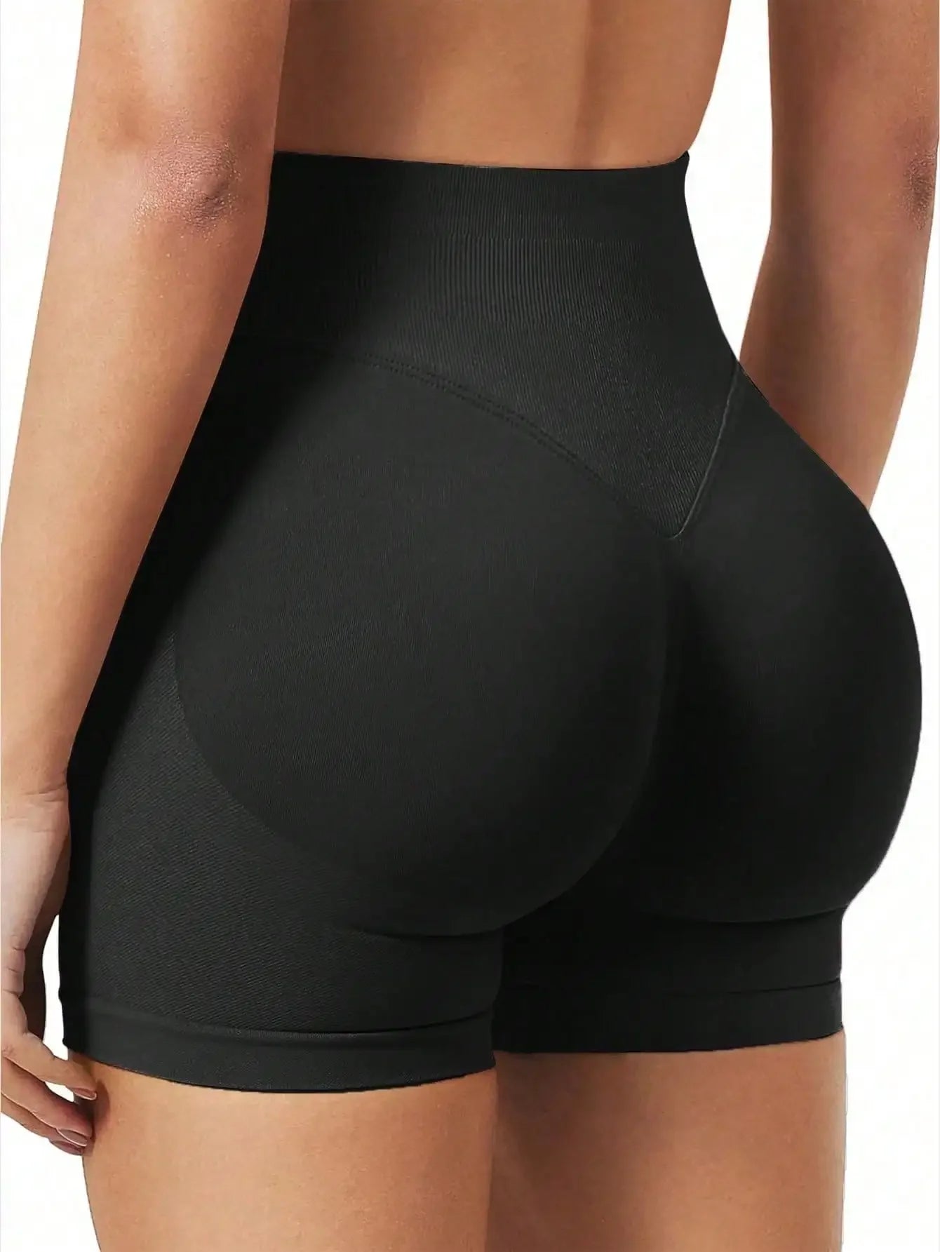 Women Seamless Butt Lifting Sports Shorts For Running And Gym