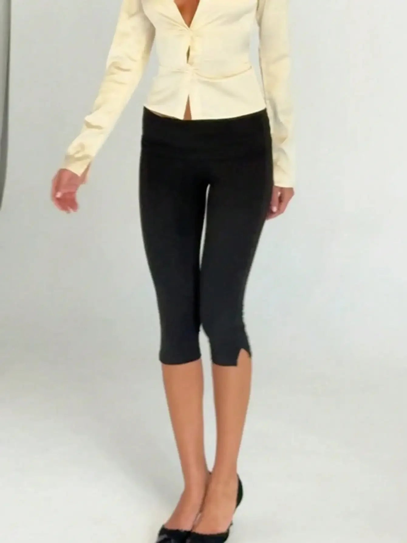 Women's Low Rise Capri Leggings With Fold Over Elastic Waistband