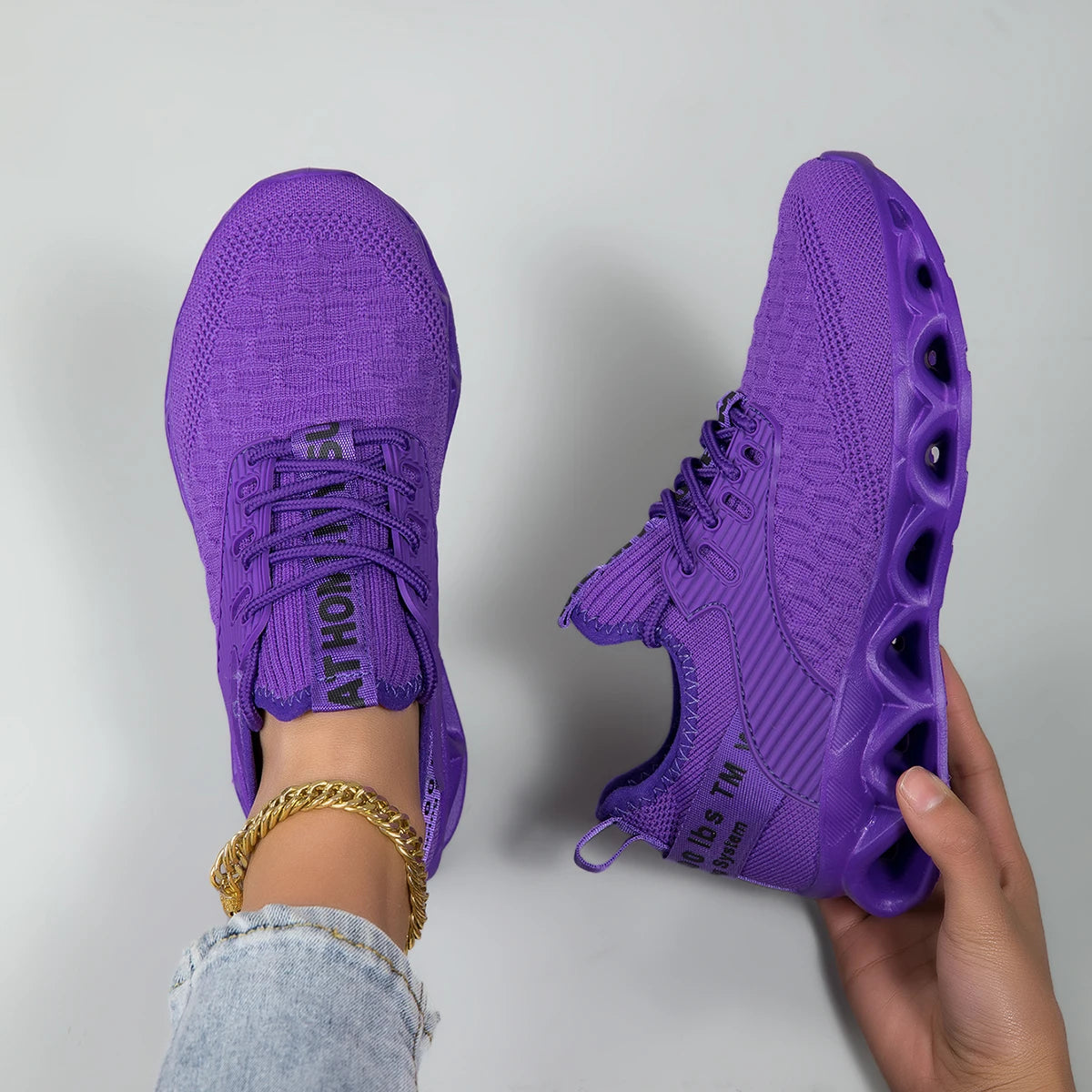 Breathable Women Running Sneakers Featuring Lightweight Blade Sole Design